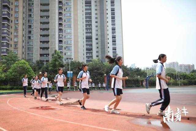 各区优质的学位到底会如何分配。 资料图片