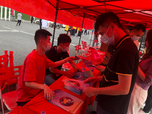 开展珍爱生命 拒乘“五类车”宣传.JPG