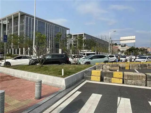 新塘街：监督“路上” 打通“堵点”