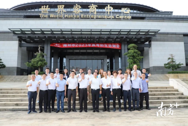 请放第三个小标