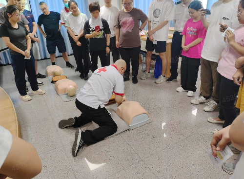 关爱生命，“救”在身边——急救培训进兴华  畅通生命绿通道照片2.jpg