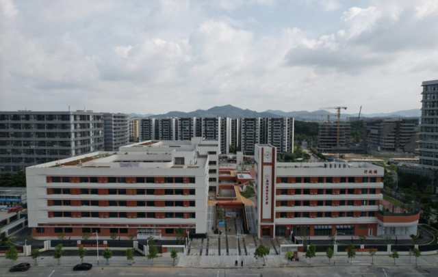 广州奥林匹克中学智谷校区。