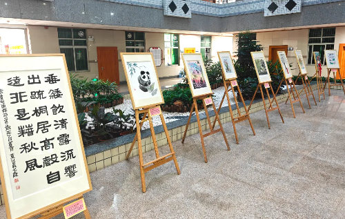 清风润童心·廉韵传万家——天河区纪委监委开展职工子女书画摄影作品展暨“点亮欢乐六一”慰问活动