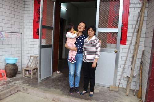 罗岗镇总人口_兴宁罗岗镇霞岚村照片(2)