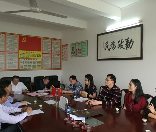 罗岗镇总人口_兴宁罗岗镇霞岚村照片(3)