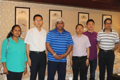 斯里兰卡交通民航部部长德沙曼亚·阿尔朱纳·拉纳通加率团访问天河区